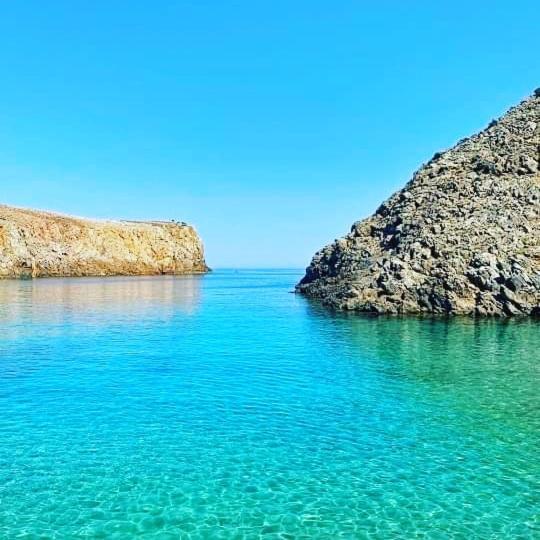 كاربونيا Casa Vacanze"Il Bouganville" المظهر الخارجي الصورة