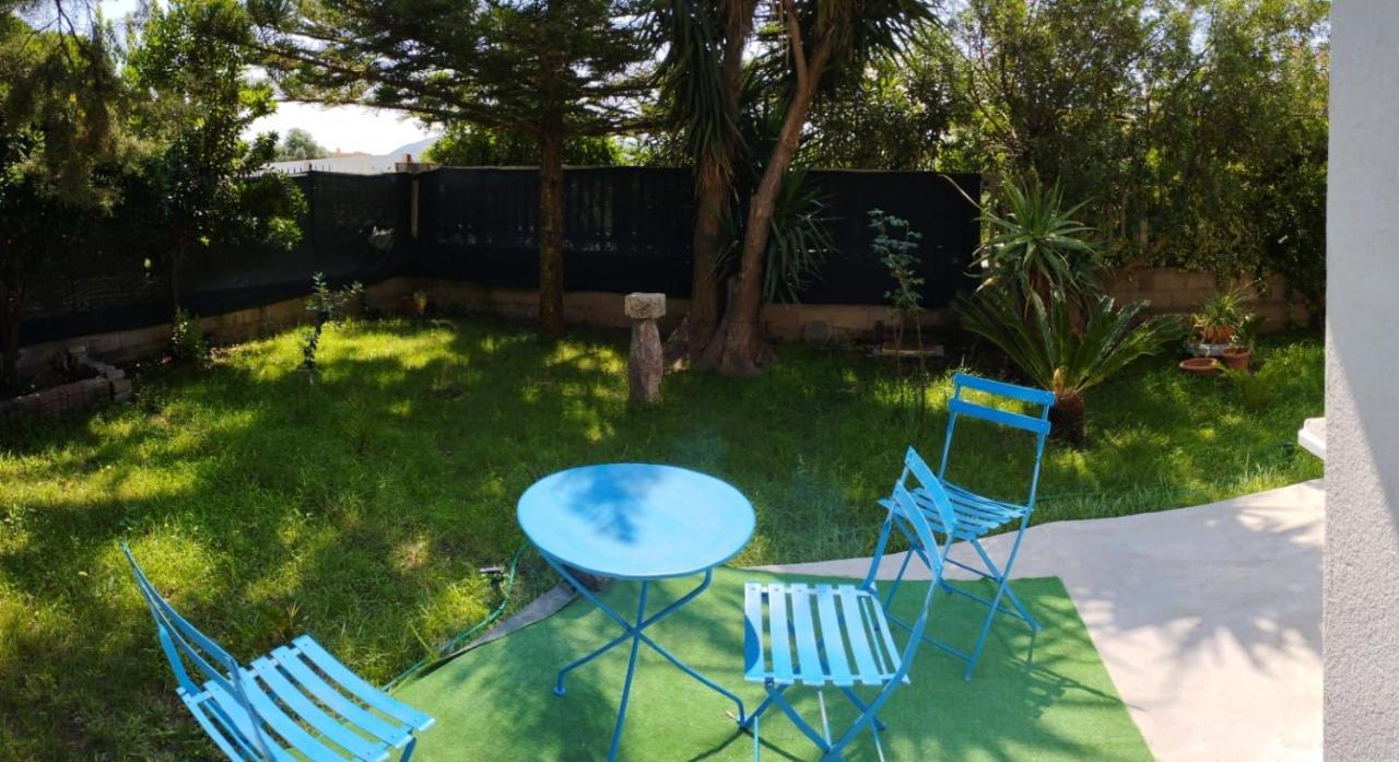 كاربونيا Casa Vacanze"Il Bouganville" المظهر الخارجي الصورة