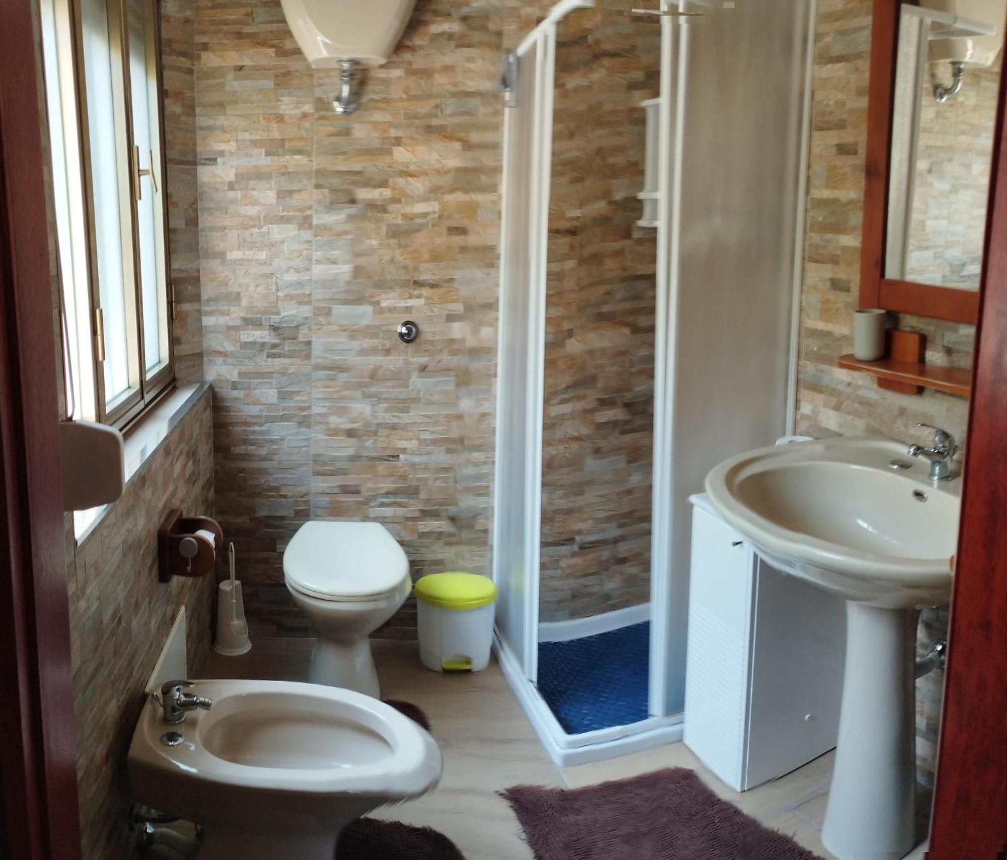 كاربونيا Casa Vacanze"Il Bouganville" المظهر الخارجي الصورة