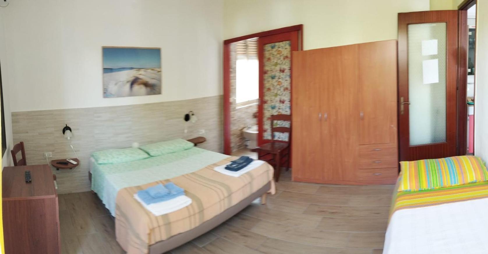 كاربونيا Casa Vacanze"Il Bouganville" المظهر الخارجي الصورة